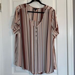 Like new - short sleeve Torrid size 2 striped top